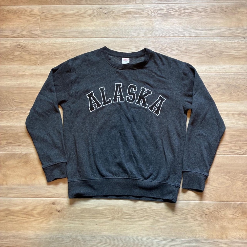 Vintage Alaska Crazy Apparel Grey Crewneck Sweatshirt Men’s Small Comfy Hoodie
